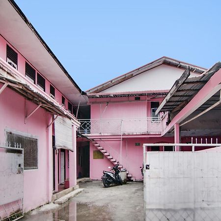 Spot On 91858 Raja Homestay Syariah Пеканбару Екстериор снимка